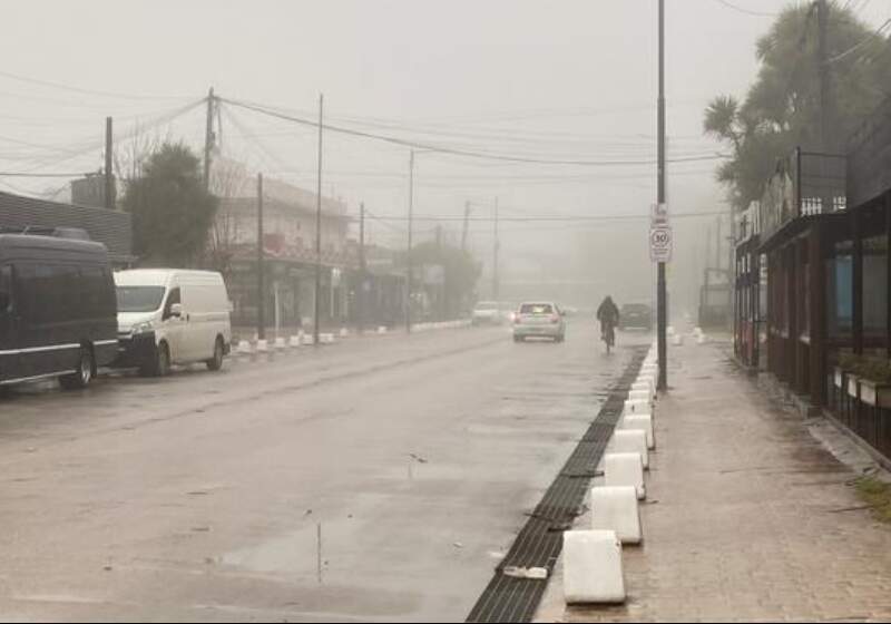 El Servicio Meteorológico Nacional anticipó lluvias intensas, ráfagas de viento y variabilidad térmica durante toda la jornada del viernes.