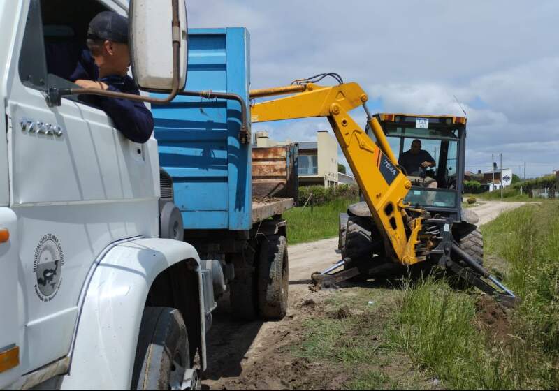 La Delegación Santa Clara, a cargo de Fabián Jacquet, informó que se realizan tareas de mantenimiento en diferentes sectores del barrio.