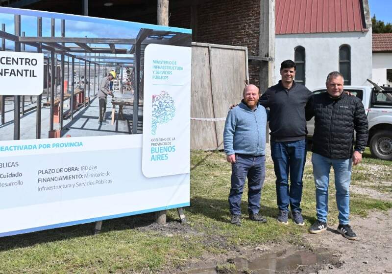 El intendente estuvo acompañado de los delegados de Santa Clara, Fabián Jacquet, y de Costa Sur, Matias Jara.