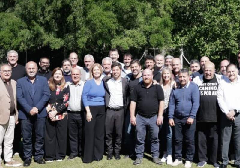 Walter Wischnivetzky, jefe comunal de Mar Chiquita, participó del cónclave en Berazategui, donde se defendió el desdoblamiento electoral.