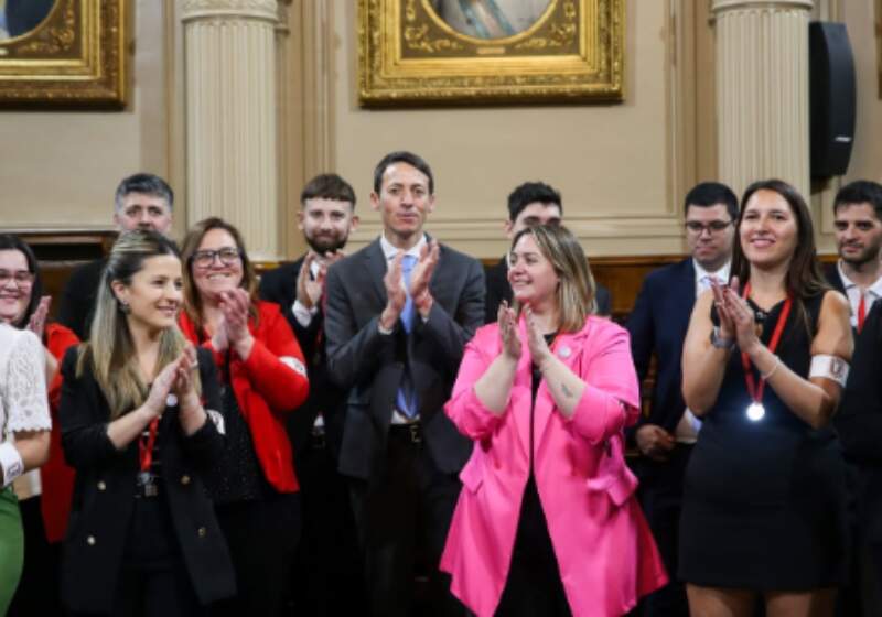  El senador Ariel Bordaisco encabezó el acto de colación en compañía de Ernesto Sanz y Graciela Camaño.