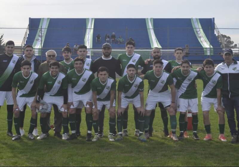 Sarmiento, líder del campeonato, quedará libre, pero lleva 5 puntos de ventaja.