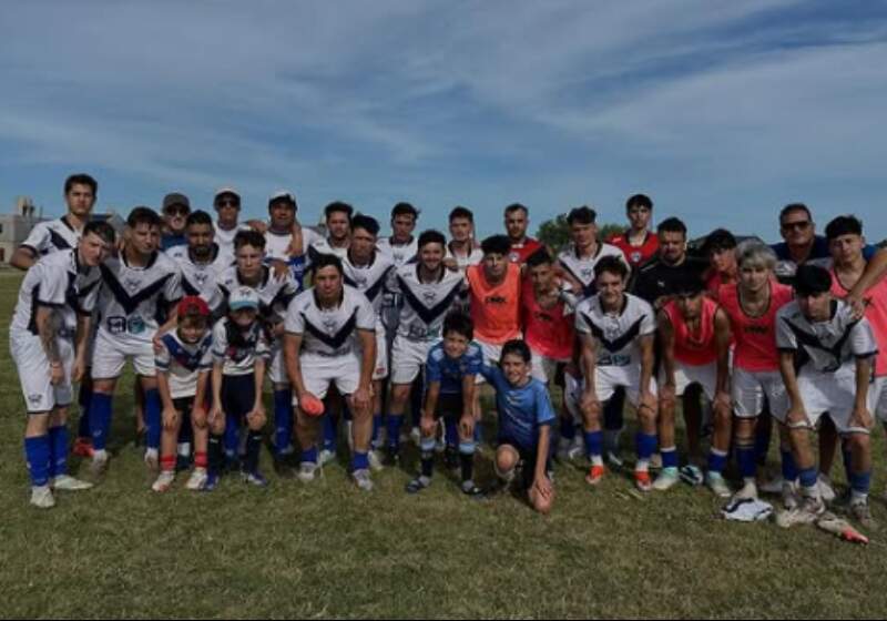 El equipo de Coronel Vidal alcanzó los 16 puntos y mantuvo la ventaja a dos fechas del final.