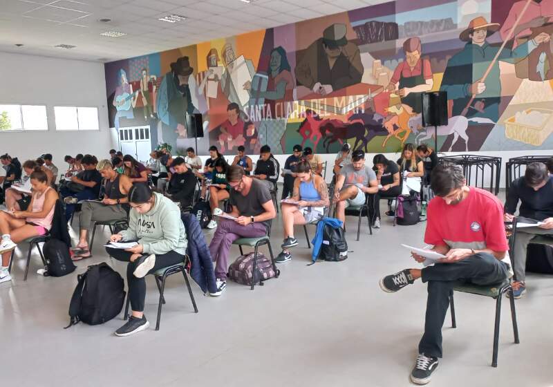 La Secretaría de Turismo y Ambiente informó la evaluación de postulantes para la temporada 2025/2026.