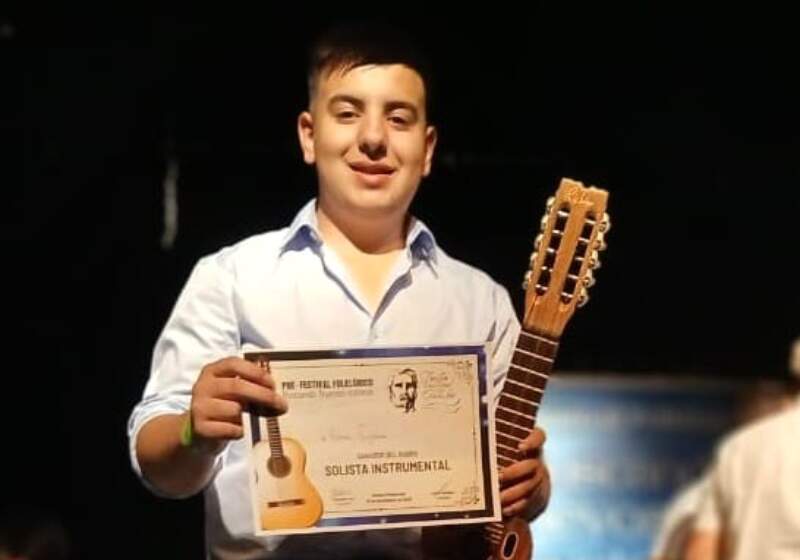 El joven músico de Coronel Vidal fue ganador del certamen y presentará dos temas en diciembre.