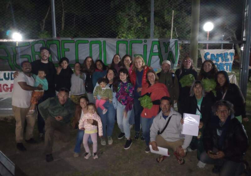 Reclaman el cumplimiento de la medida judicial vigente y la derogación de la ordenanza que habilita fumigar a 150 metros de las personas.