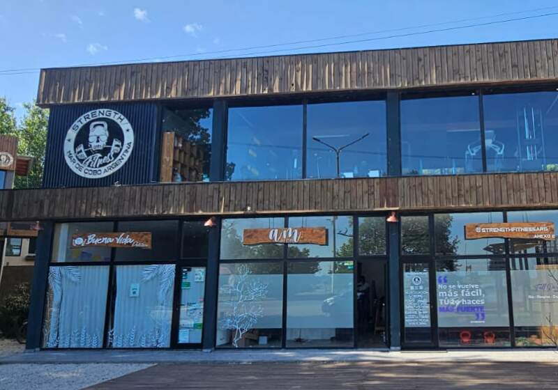 Dictada por el INAREPS, con cierre en el Gimnasio Fortaleza Fit y práctica en la playa accesible en la costa norte de Mar Chiquita.