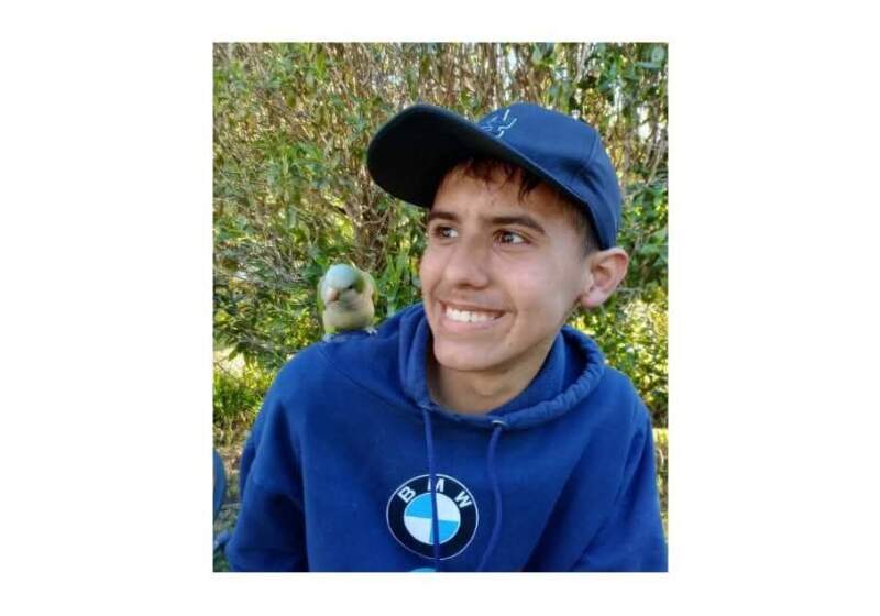 Mateo de 13 años, alumno de la Escuela Especial 503 de Santa Clara, necesita medicación para continuar su tratamiento.