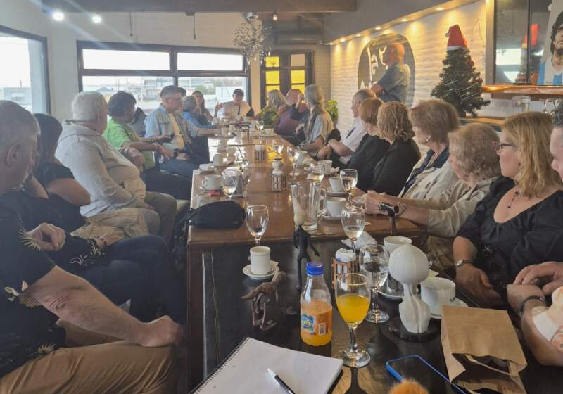 La actividad reunió a especialistas y entusiastas que compartieron relatos, análisis y miradas científicas sobre fenómenos vinculados a lo desconocido.