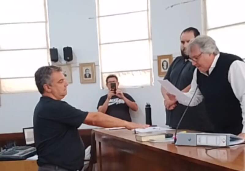Carlos Minnucci le tomó juramento en la Sesión Extraordinaria Nº 1152 tras la jura pendiente del 9 de diciembre.