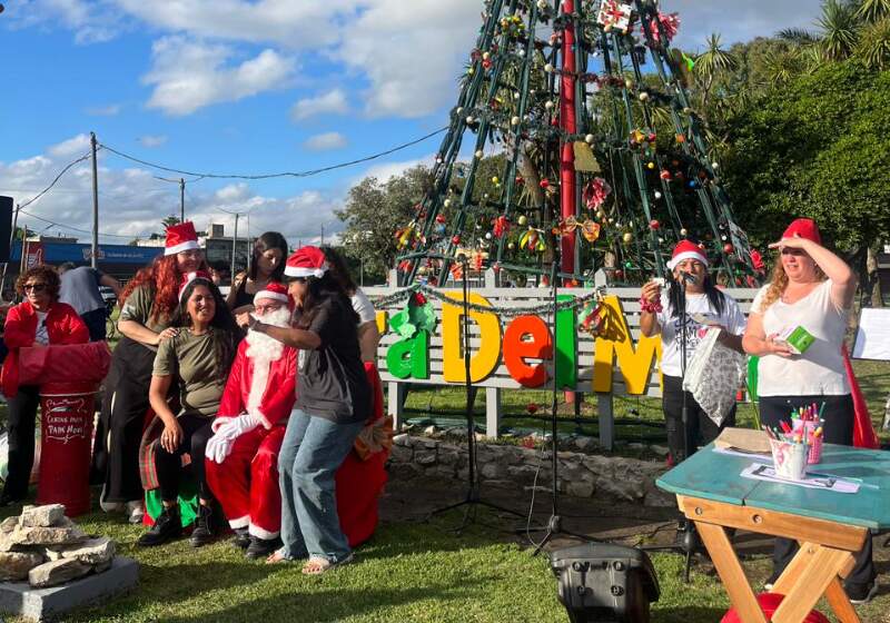 Cientos de familias participaron del encuentro en la rotonda del Viejo Contrabandista, organizado por la Delegación y Bomberos.