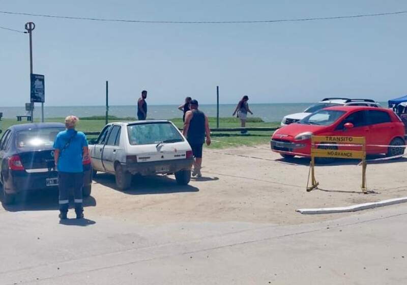 Se desplegaron controles aleatorios en localidades de la costa de Mar Chiquita para ordenar la circulación y reforzar el cumplimiento de zonas prohibidas.