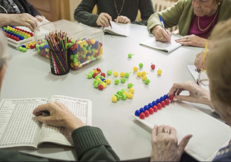 La Secretaría de Niñez, Adolescencia y Personas Mayores anunció propuestas para personas mayores en el Centro de Jubilados y Pensionados de General Pirán.