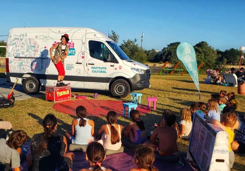 El Instituto Cultural bonaerense llevará actividades gratuitas para infancias y familias del 8 al 12 de enero en la Plaza Héroes de Malvinas.