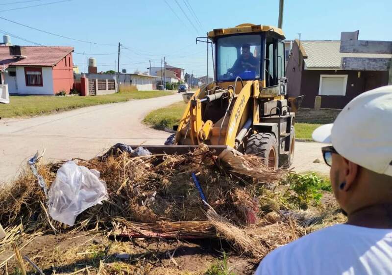 Los trabajos incluyen mantenimiento de espacios públicos, limpieza, recolección de residuos, cortes de césped y reparaciones de luminarias.