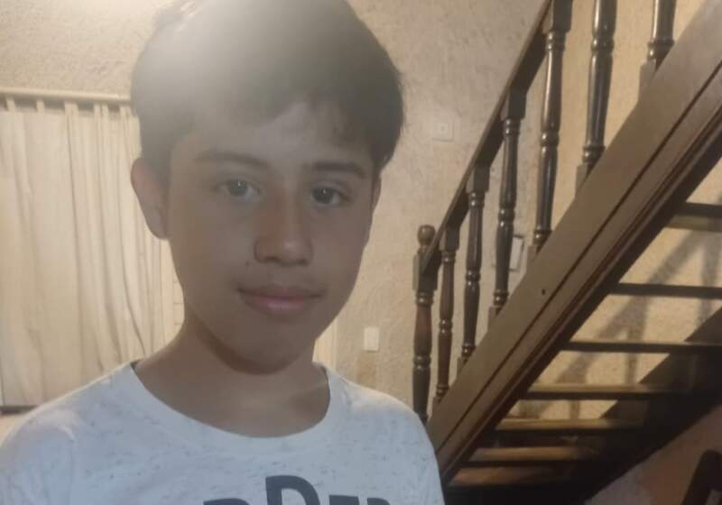 El adolescente de 15 años se ausentó este miércoles de su casa en Santa Clara. Cualquier información, comunicarse con la Comisaría 2da al 223 460 2386 