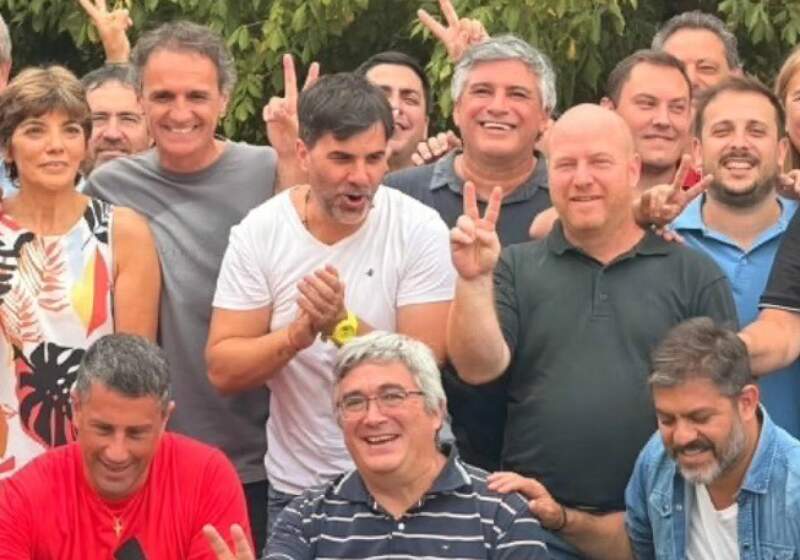 El intendente de Mar Chiquita participó de un encuentro en Castelli y respaldó la conformación de una lista de unidad para la renovación de autoridades partidarias.