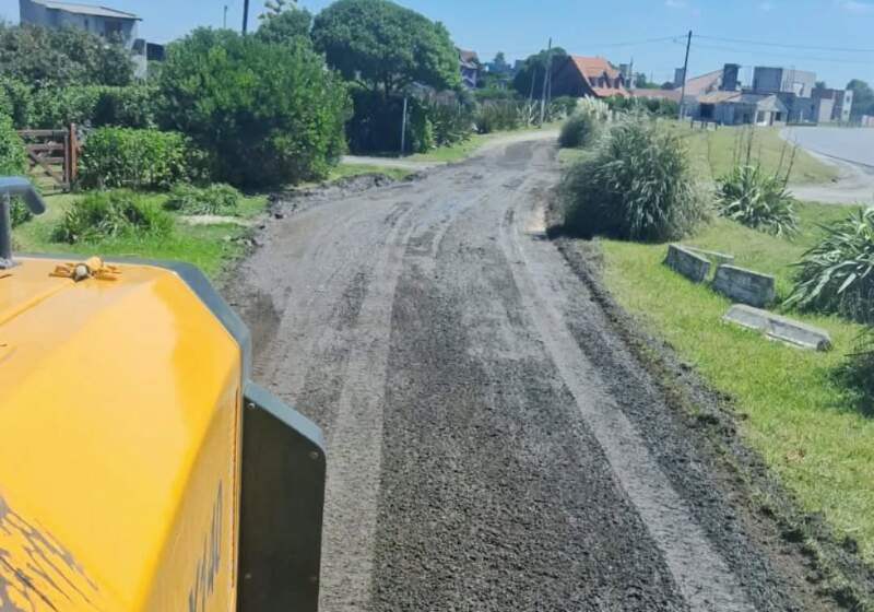 Desde la Delegación a cargo de Matías Jara se informó de mejoras en calles, alumbrado y limpieza en distintos barrios del sector.