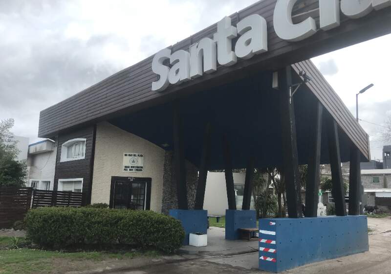 Cuatro hombres encapuchados sorprendieron a las víctimas cuando llegaban a su casa este domingo por la noche.