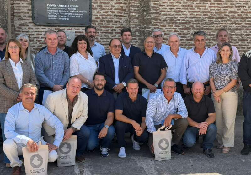 Walter Wischnivetzky fue parte del espacio que busca "promover el trabajo conjunto en proyectos estratégicos para la región".