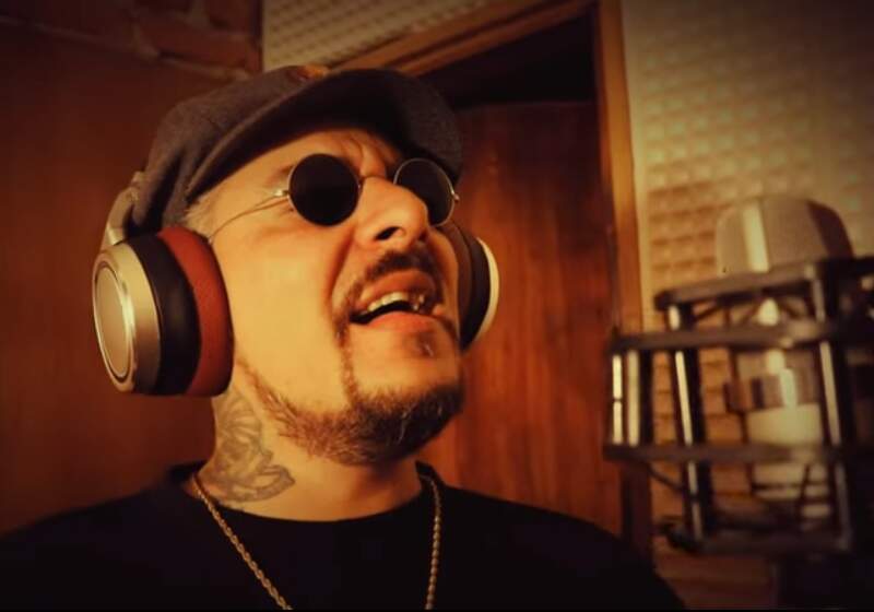 La banda lanzó el single como adelanto del disco “Flor de Paz”, acompañado por un videoclip disponible en plataformas digitales.