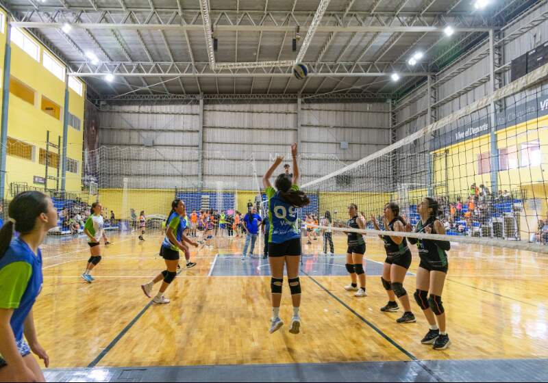 Las inscripciones se realizan directamente en el día y horario de cada actividad, en los polideportivos y espacios habilitados. 