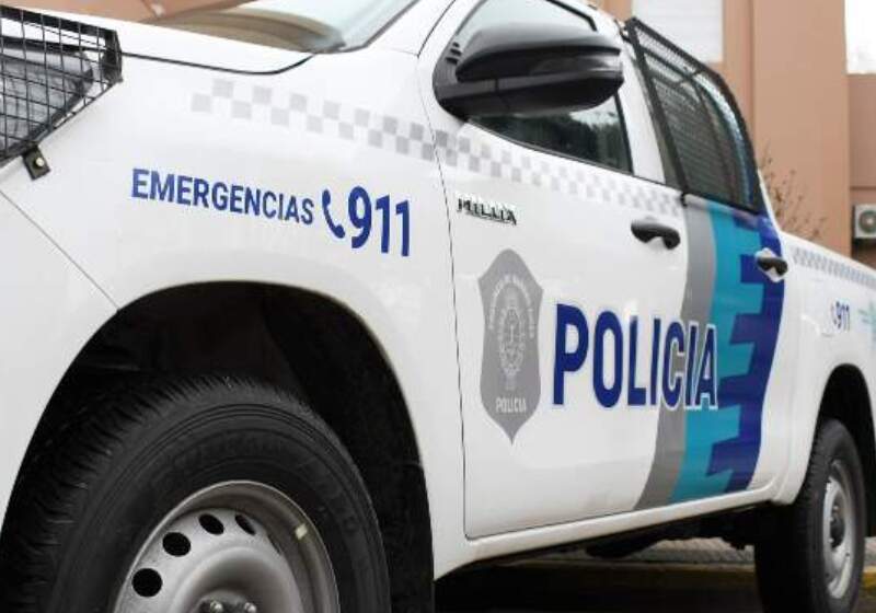 El aprehendido circulaba en una camioneta robada en Tandil. Secuestraron elementos que podrían vincularlo a hechos delictivos en la zona costera.