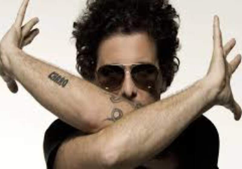 La banda tributo a Andrés Calamaro se presentará el 22 de marzo a las 21 en Ogham Riders, ubicado en La Rioja 2068.