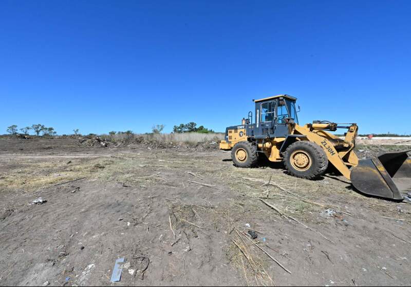 La Municipalidad informó que se limpiaron cuatro manzanas afectadas por la disposición irregular de residuos y pidió a la comunidad respetar el sistema de recolección.
