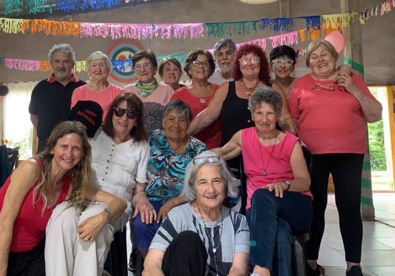 La propuesta destinada a adultos mayores se dictará en Mar de Cobo y Santa Clara con actividades de estimulación cognitiva, emociones y conciencia corporal.