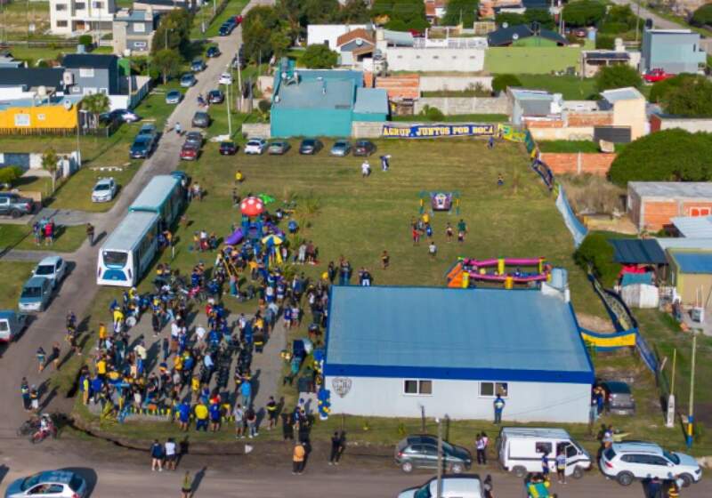 El senador Jorge Paredi y el intendente Walter Wischnivetzky encabezaron la apertura del edificio construido en un lote cedido por la comuna y financiado por la Provincia.
