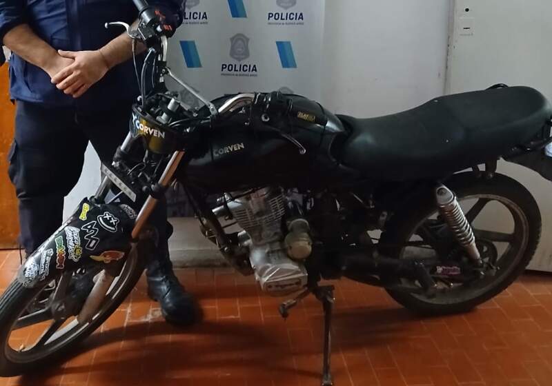 La Policía Comunal interceptó una moto sin documentación y dio intervención a los Juzgados de Paz y Faltas.