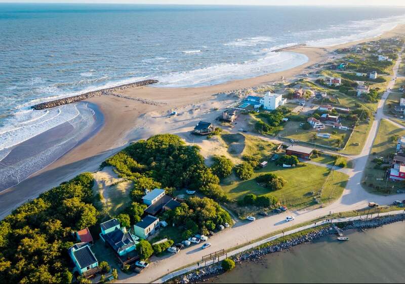 El Ministerio de Defensa retomará ejercicios en la albúfera y residentes reiteran reclamos por el impacto en la fauna del humedal.