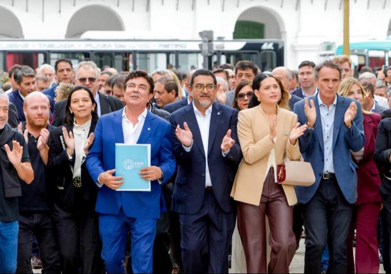  Solicitaron que el precio de la nafta vuelva al valor del 1° de marzo, que se reactiven obras previstas por ley.