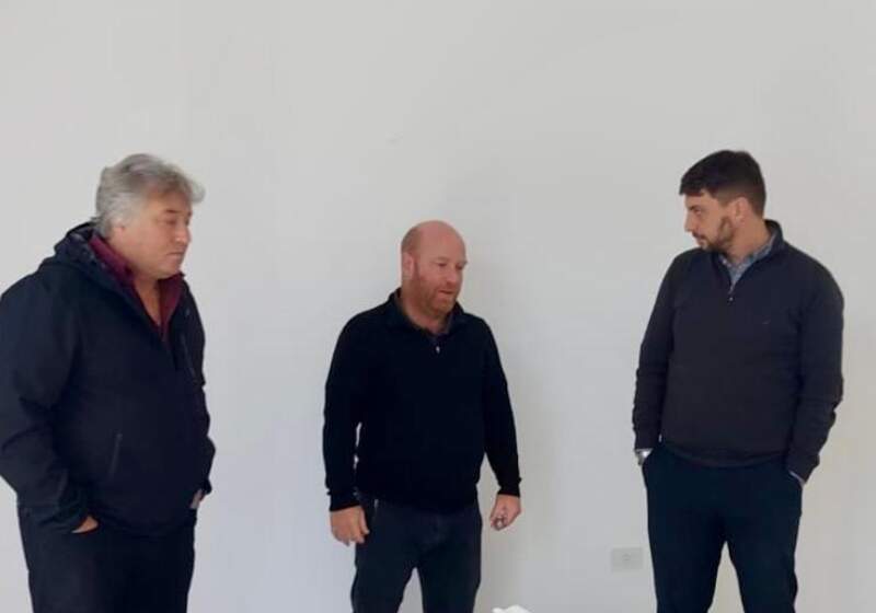 El intendente Wischnivetzky recorrió el espacio del Centro Administrativo de la ciudad, donde funcionará el recinto legislativo.