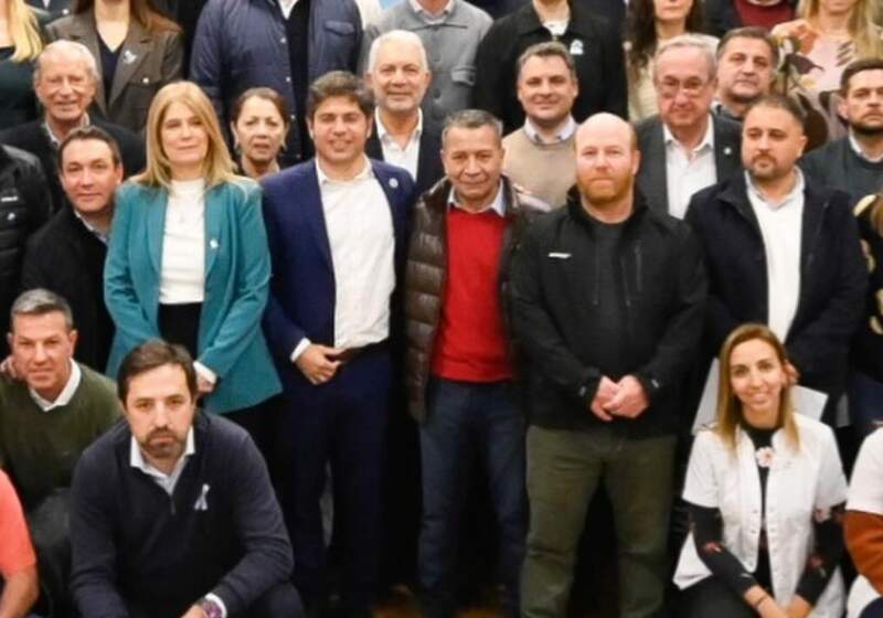 El intendente de Mar Chiquita participó del encuentro provincial donde se firmó un acta para exigir la restitución de programas y recursos considerados esenciales.