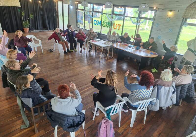 La iniciativa gratuita impulsa actividades de estimulación cognitiva, gestión emocional y conciencia corporal.