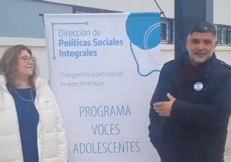 La jefa de Educación Distrital, Verónica Serantes, y el director regional del Ministerio de Desarrollo de la Comunidad, Diego Ginestra, destacaron el compromiso de los jóvenes.