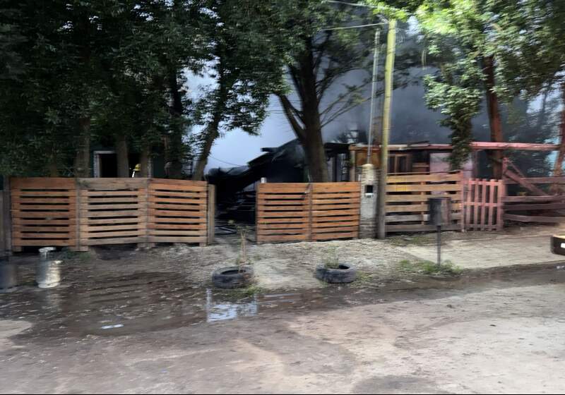 Una familia con ocho menores perdió su vivienda en Calle Trouville de Santa Clara; se necesitan materiales de construcción para iniciar la recuperación del hogar.