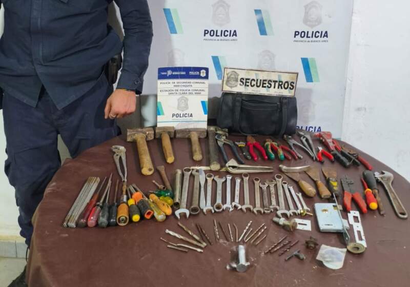 La Policía Comunal actuó por orden judicial y secuestró objetos sustraídos vinculados a la investigación.