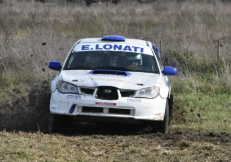 La dupla del Subaru se impuso en los tres tramos disputados y encabeza la general por 0.4 segundos.