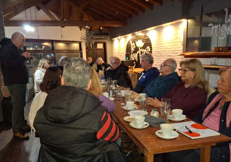 La jornada incluyó debates sobre fenómenos paranormales, mitología hindú, desclasificación UAP en Estados Unidos y casos argentinos.