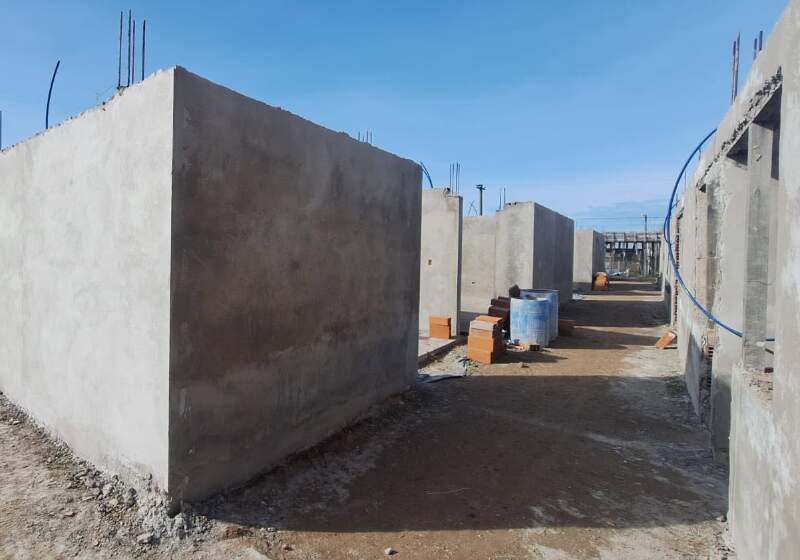 La obra fue reactivada por la Provincia tras la paralización del Gobierno Nacional y es considerada clave para la comunidad educativa de la costa.