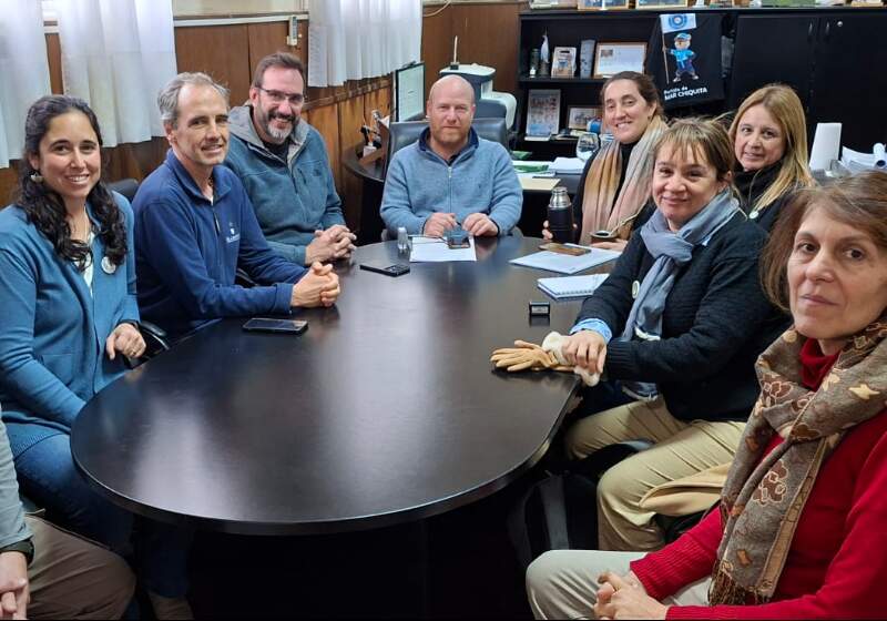 El acuerdo permitirá asistencia técnica, transferencia de conocimiento y trabajos conjuntos para el desarrollo agropecuario y forestal de Mar Chiquita.