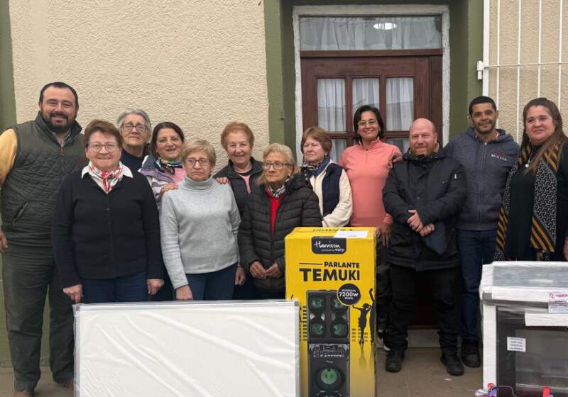 El intendente respondió a un pedido de la institución y recorrió las instalaciones junto a autoridades municipales.