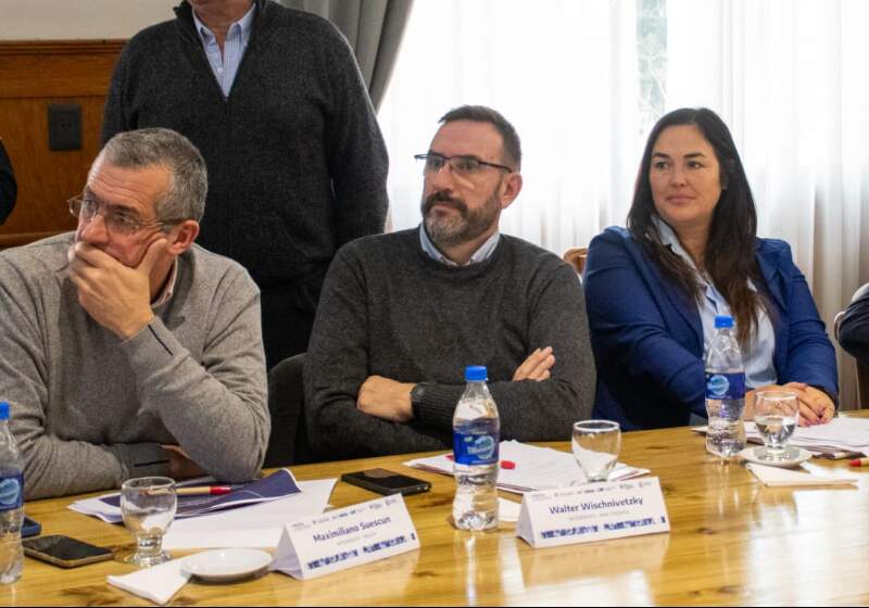 Intendentes y equipos técnicos se reunieron en Lobos para impulsar iniciativas sustentables y fortalecer el trabajo conjunto entre municipios bonaerenses.