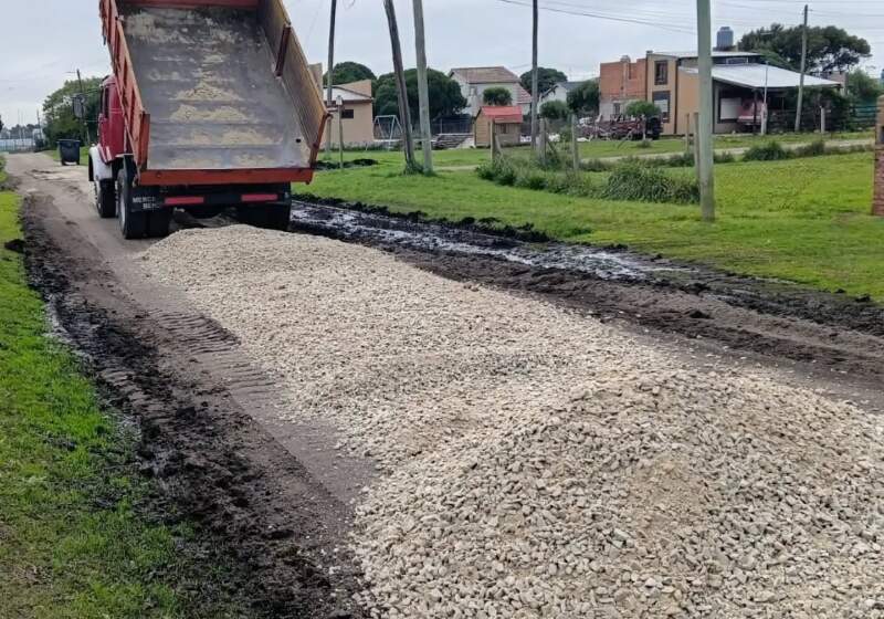 Las cuadrillas iniciaron tareas de mantenimiento en Santa Elena, Playa Dorada y Frente Mar, con intervenciones en calles, plazas, veredas y espacios deportivos.