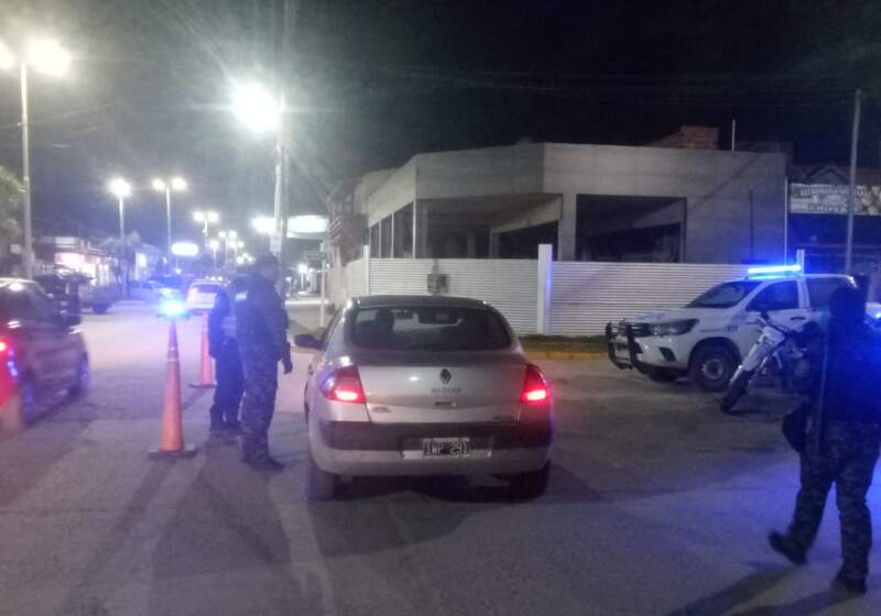 La Policía Comunal desarrolló el procedimiento donde se identificaron 200 autos, 65 motos y 260 personas, con intervenciones por estupefacientes y disturbios en vía pública.