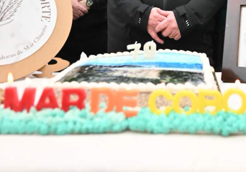El intendente Walter Wischnivetzky anunció la colocación de más de 200 luminarias durante el acto por el aniversario de la localidad.