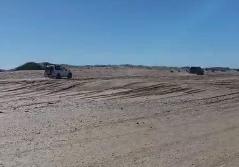 Imágenes difundidas en grupos de seguridad mostraron cuatriciclos, motos y camionetas en Parque Lago y Balneario Parque Mar Chiquita. 